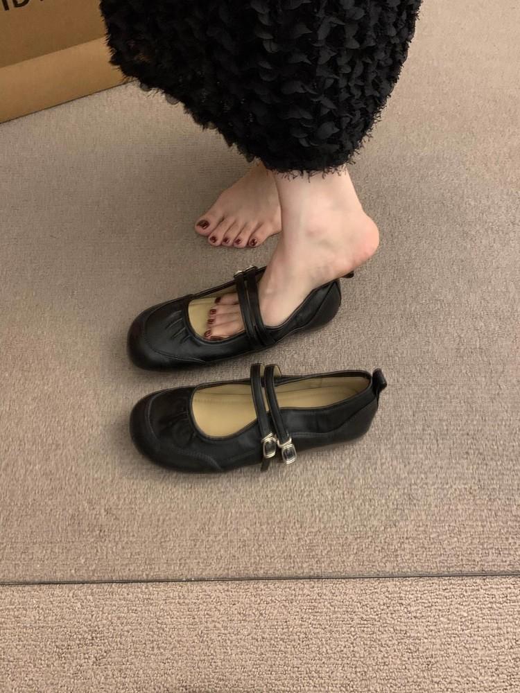 

Нежный ретро-стиль, морщинистый круглый носок, мелкий вырез, ремешок с пряжкой в одно слово, туфли Мэри Джейн, женские 2025, новые темпераментные универсальные одинарные туфли 40