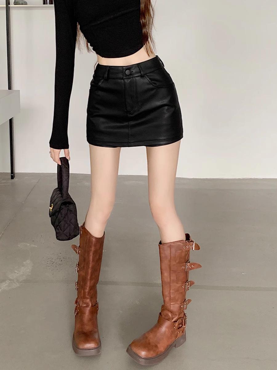 

Spicy Girl High-Waisted Coffee Leather Mini Skirt: Plus Size, Slimming, Bodycon for Women s Autumn and Winter Wardrobe. 3XL