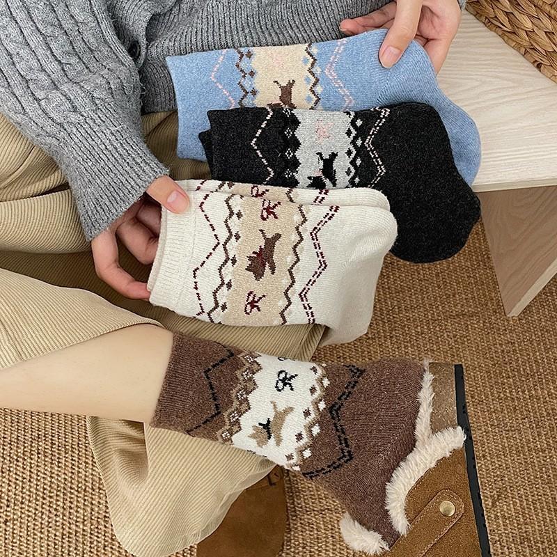 Retro Socken Mittelhohe Socken Saison Verdickte Warme Wollsocken Niedlicher Welpe Cartoon Stacking Socken