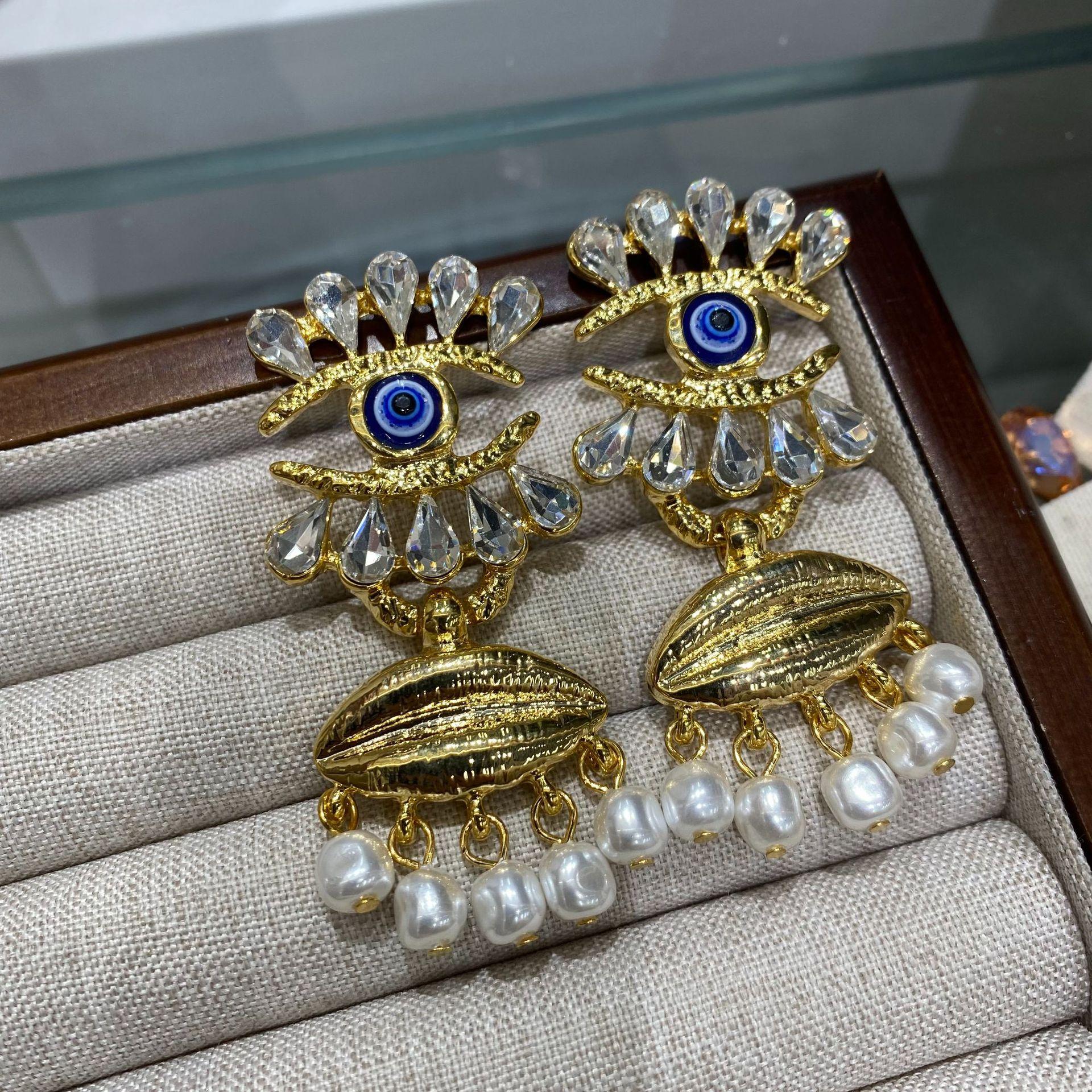 

Medieval Vintage Western Retro Totem Stud Earrings, Personalized Fashion Exaggerated Eye Shape Earrings