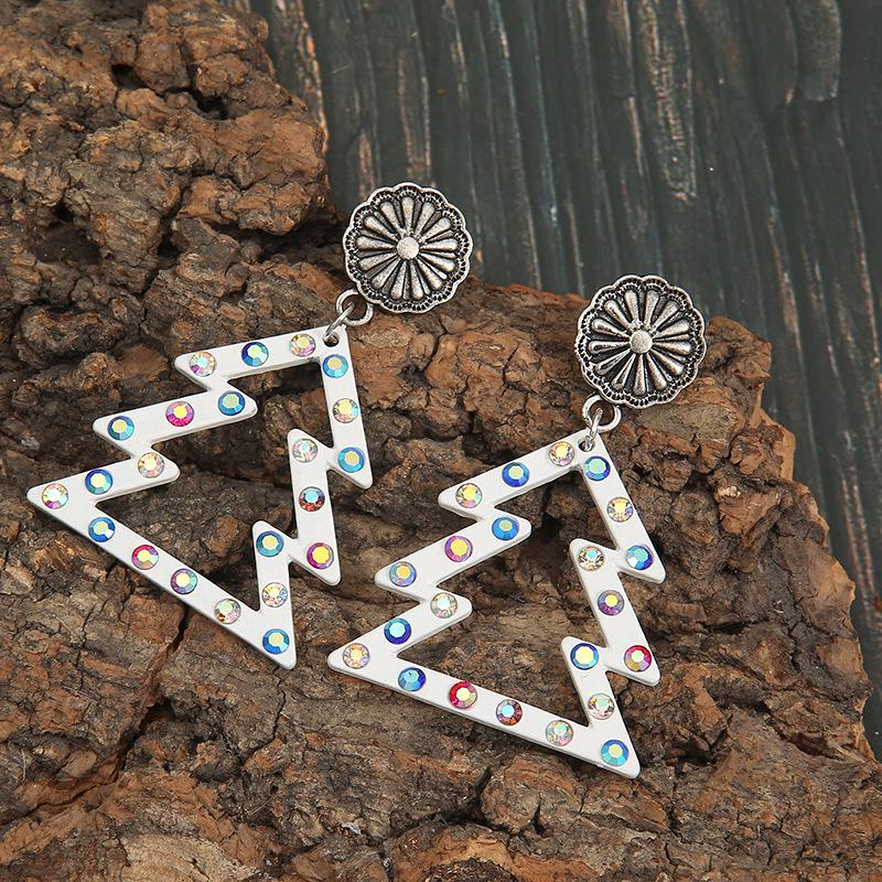 

Colorful Alloy Hollow Christmas Tree Stud Earrings with Personality белый