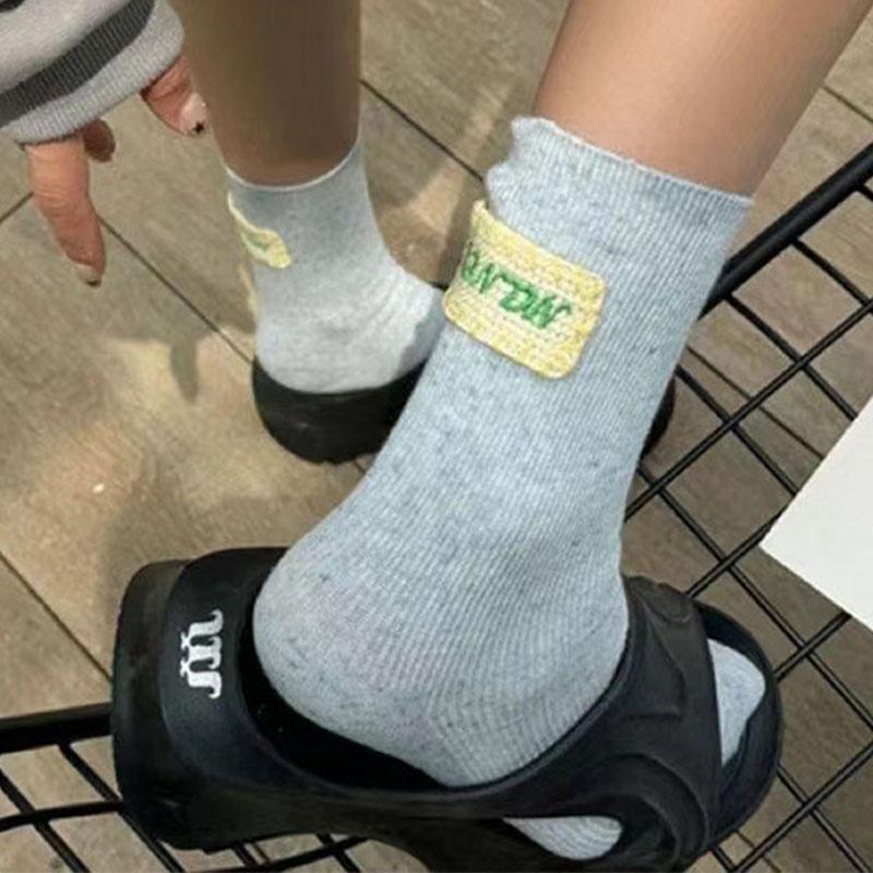 Women Vintage Cotton Medium Tube Socks Cloth Label Letter Thick Needle Winter Warm Japanese Solid Casual Sports Couple Socks