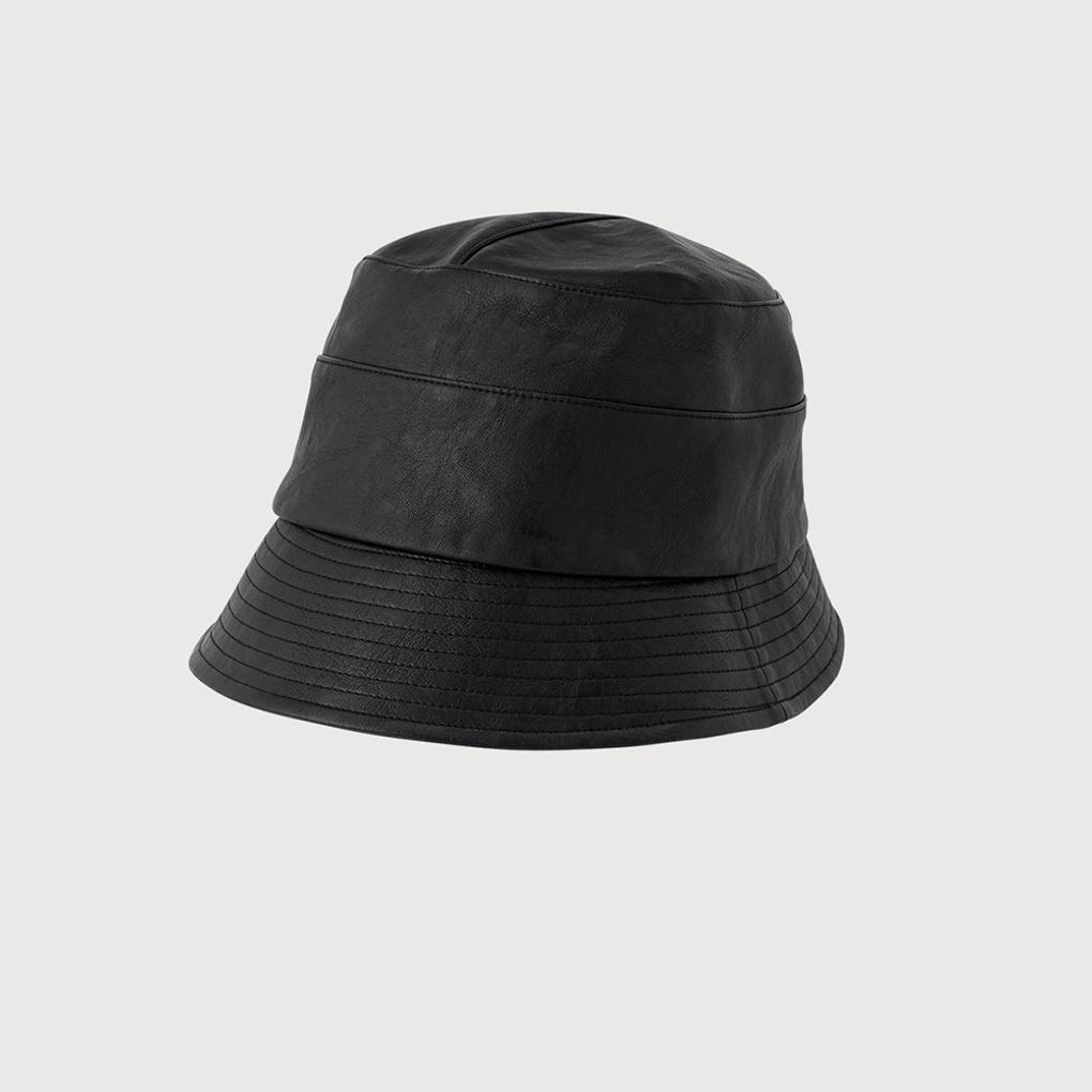 Faux Leather Bucket Hat_VYCXE3Z7311