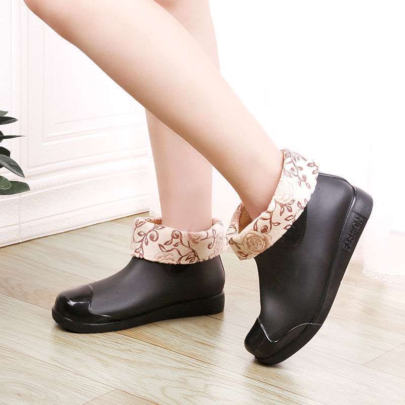 Rain shoes women's fashion wear non-slip water shoes adult students waterproof overshoes short women's rubber shoes medium rain boots