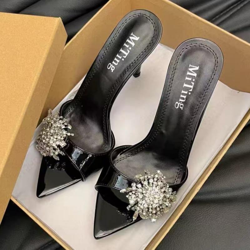 Летние Новые Босоножки на Шпильке Женские Остроносые Открытый Носок Стразы Цветок Слипоны Водонепроницаемые и Противоскользящие Носить Тапочки 39 чёрный 4266₽