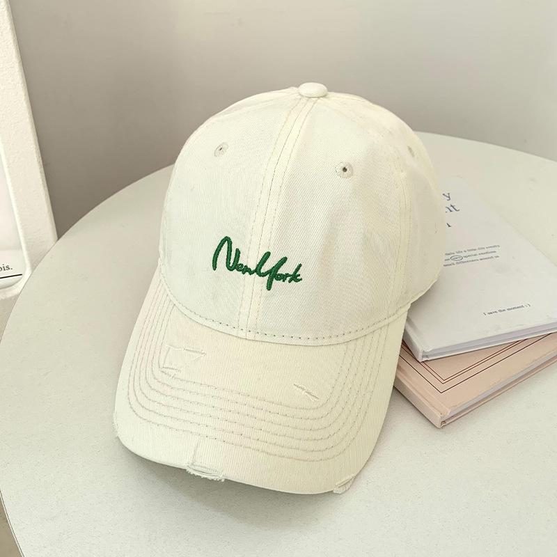 New Korean Version of Letter Embroidered Baseball Cap for Women In Summer Casual and Versatile Sun Protection and Sun Protection To Show Their Faces.
