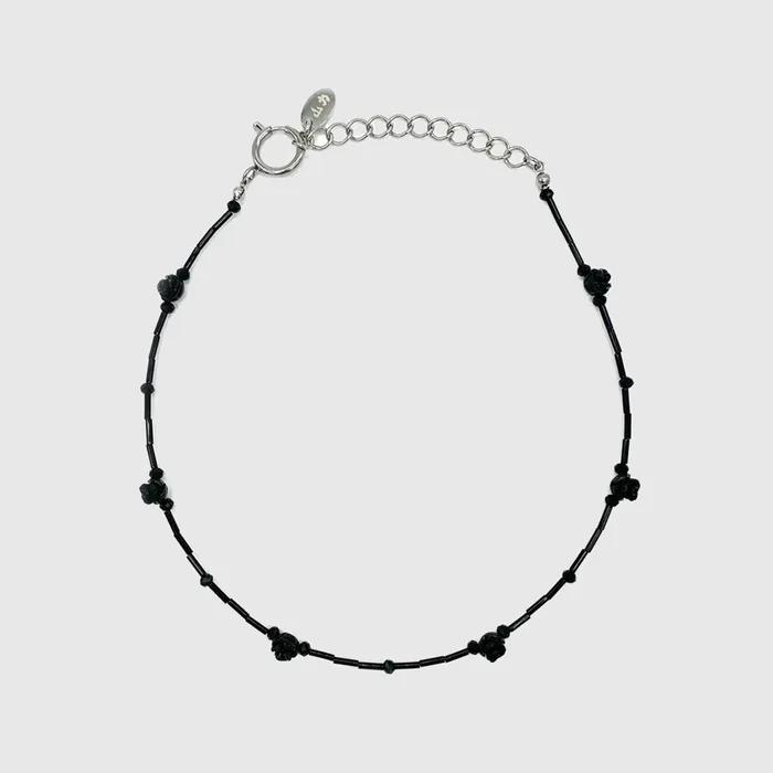 Black rose choker