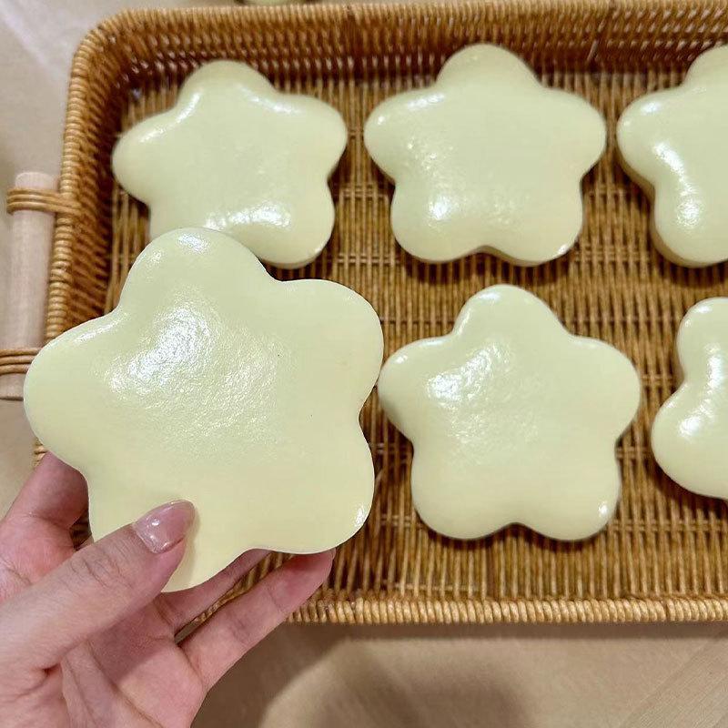 

Сквіші іграшка-зірка, що імітує торт, для здавлювання, зняття стресу, повільного підйому, сенсорна іграшка-фітжет для тривоги, СДУГ, аутизму. Подарунок для дітей та дорослих