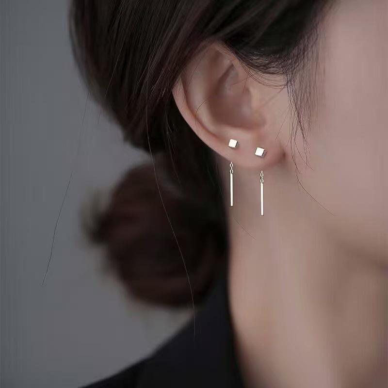 Korean Style Elegant Silver Square Earrings for Women - Trendy, Versatile, and Luxurious.