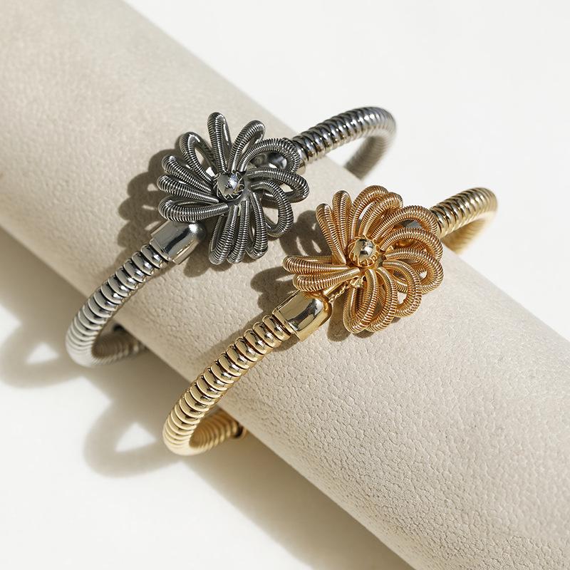 Chic Spiral Street Style Women's Open Bangle - European & American Fashion Jewelry