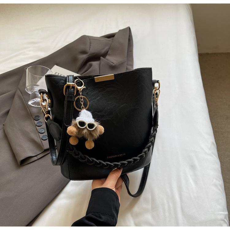 

Ретро-сумка-ведро, осень 2024, новая вместительная сумка через плечо для поездок на работу, универсальная сумка-мессенджер подмышкой чёрный