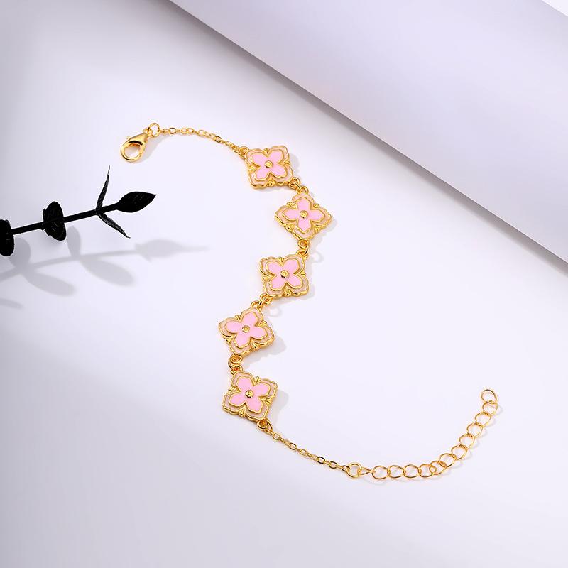 Retro Five-leaf Clover Bracelet Women's Jewelry Personalized Design Hand Jewelry Advanced Sense