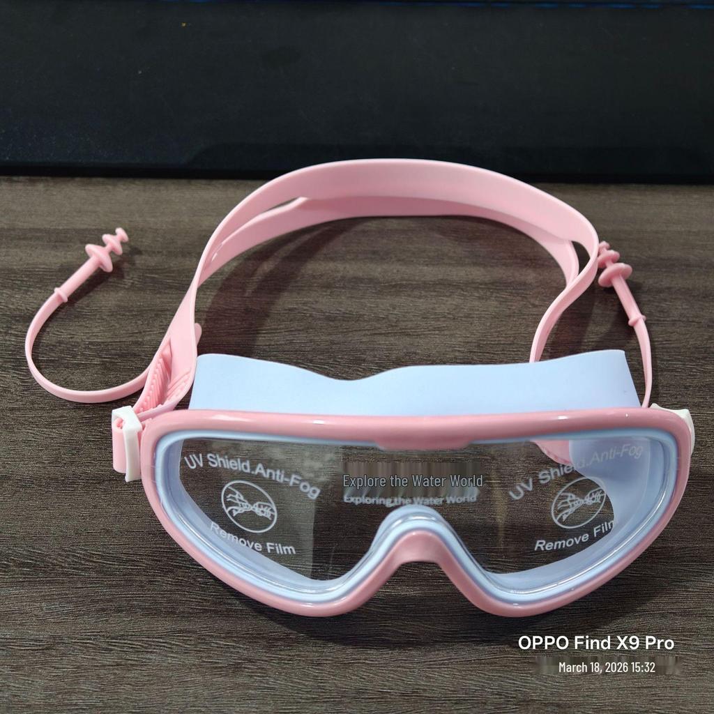 Children’s Anti-fog Waterproof Swimming Goggles - Non-tightening, Unisex, Diving, Water Sports, Swim Cap Compatible.
