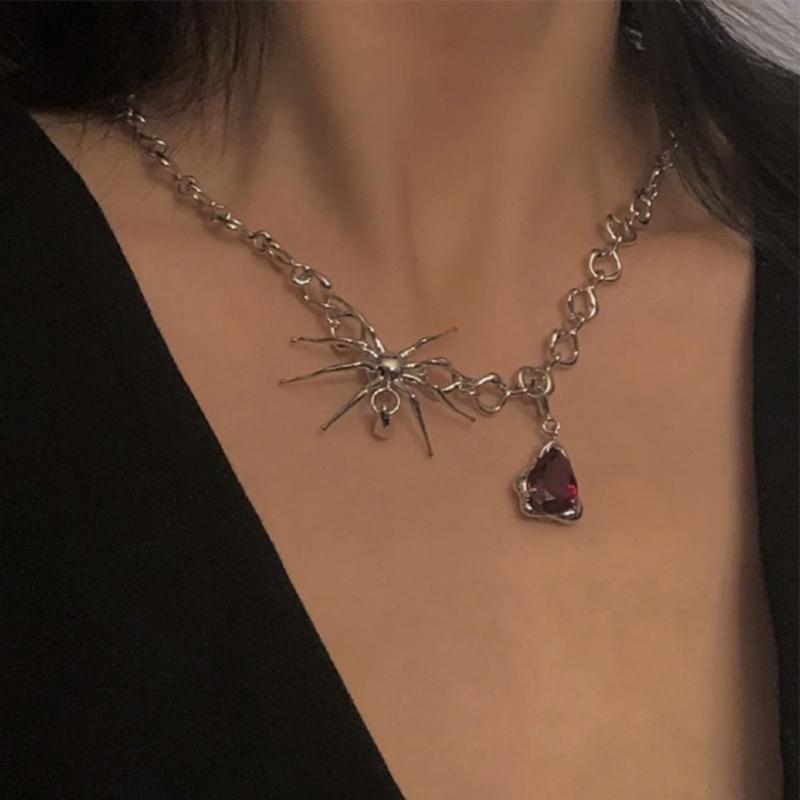 Spider Pendant Long Necklace Vintage Gothic Spider Blood Drop Clavicle Chain for Women Halloween Jewelry Gift Ornament