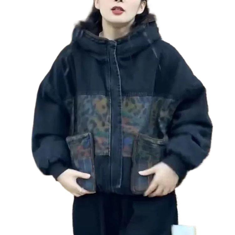 Retro Print Fleece-Lined Hooded Denim Jacket – Winter Warmth & Slim Fit 2025