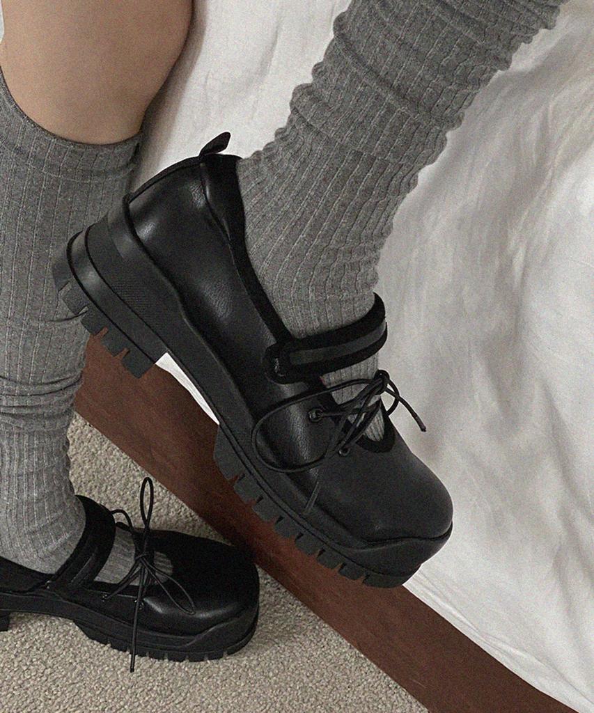 Moodnple Bamboo Round Ribbon Sneakers Black 5Cm