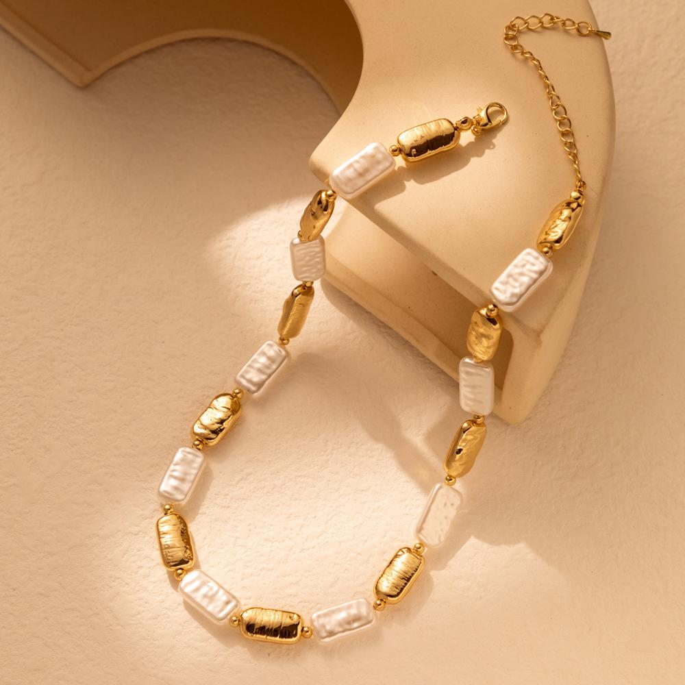 Collier créatif en perles d'imitation irrégulières pour femmes, collier géométrique polyvalent à la mode pour femmes