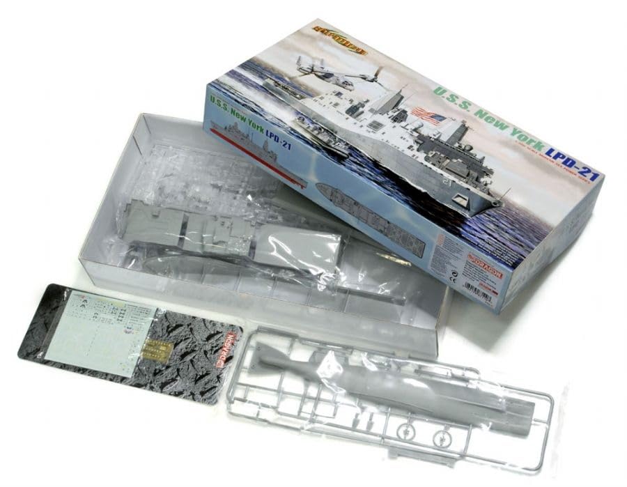 Platz Dragon 1/700 Scale American Landing Dock Transport Ship USS New York LPD-21 Plastic Model Kit DR7110 (Ship)
