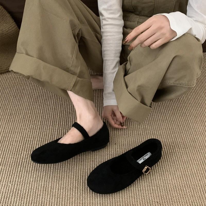 Retro versatile one-word buckle shallow single shoes women's 2025 autumn new round head flat bottom super soft sole grandma shoes leopard print