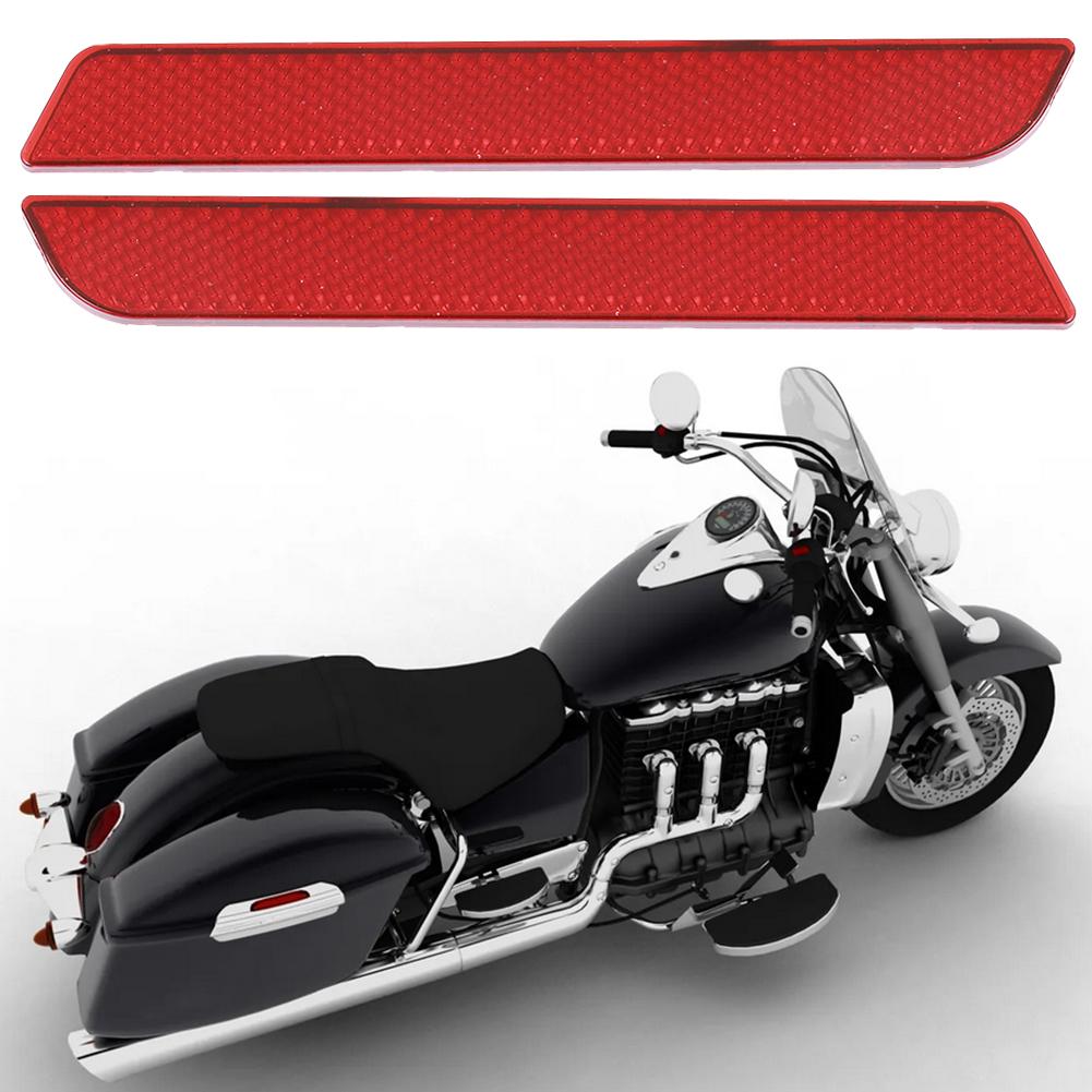 Pár reflexních krytů západky sedlové brašny Bezpečnostní upozornění Malá velikost Vhodné pro turistiku FLT FLHT FLHRCRed