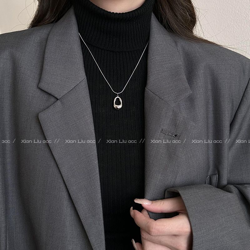 

Золотое ожерелье с двойной подвеской в виде капли воды для женщин 2025 Новая длинная цепочка для свитера Минималистичный Легко сочетается Причудливое украшение Silver Cut Out Water Drop Necklace