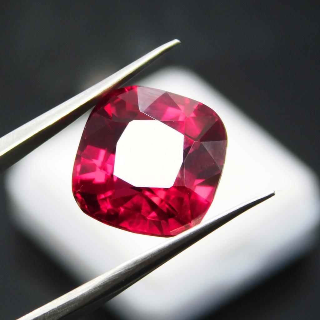 8,75 Karat Natürlicher Roter Rubin Prächtiger ZERTIFIZIERTER Quadratischer Cushion-Schliff Loser Edelstein A-2972