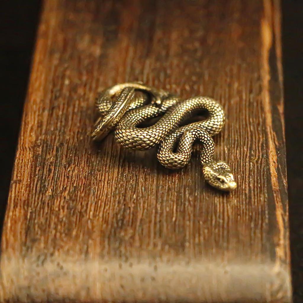 Antique Brass Three-Dimensional Zodiac Snake Keychain Pendant