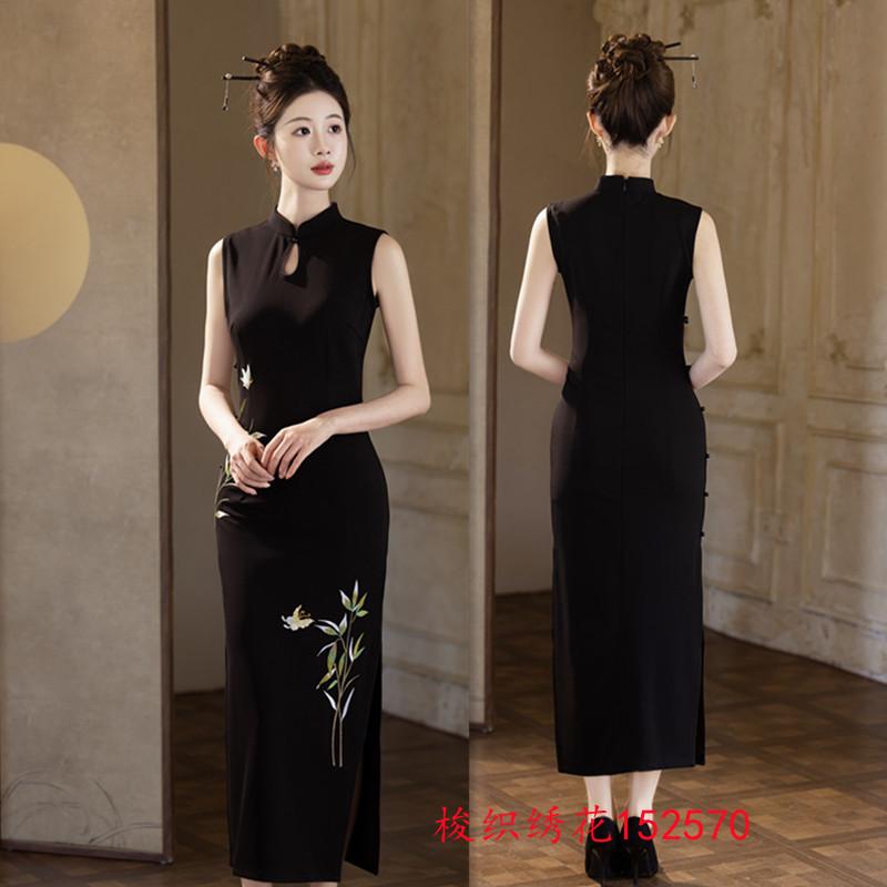 Black new Chinese woven embroidered long Hong Kong style sleeveless cheongsam 1011 summer new high-end banquet cheongsam