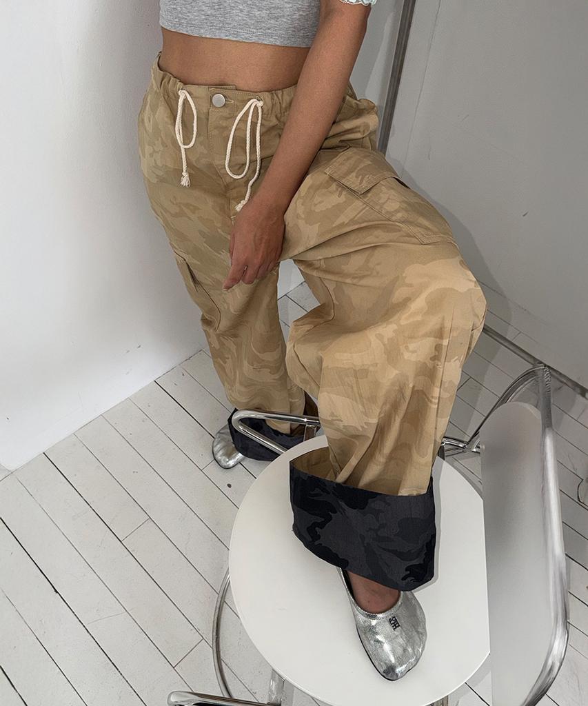 Soleubi Dual Camo Roll-Up Pants / Beige