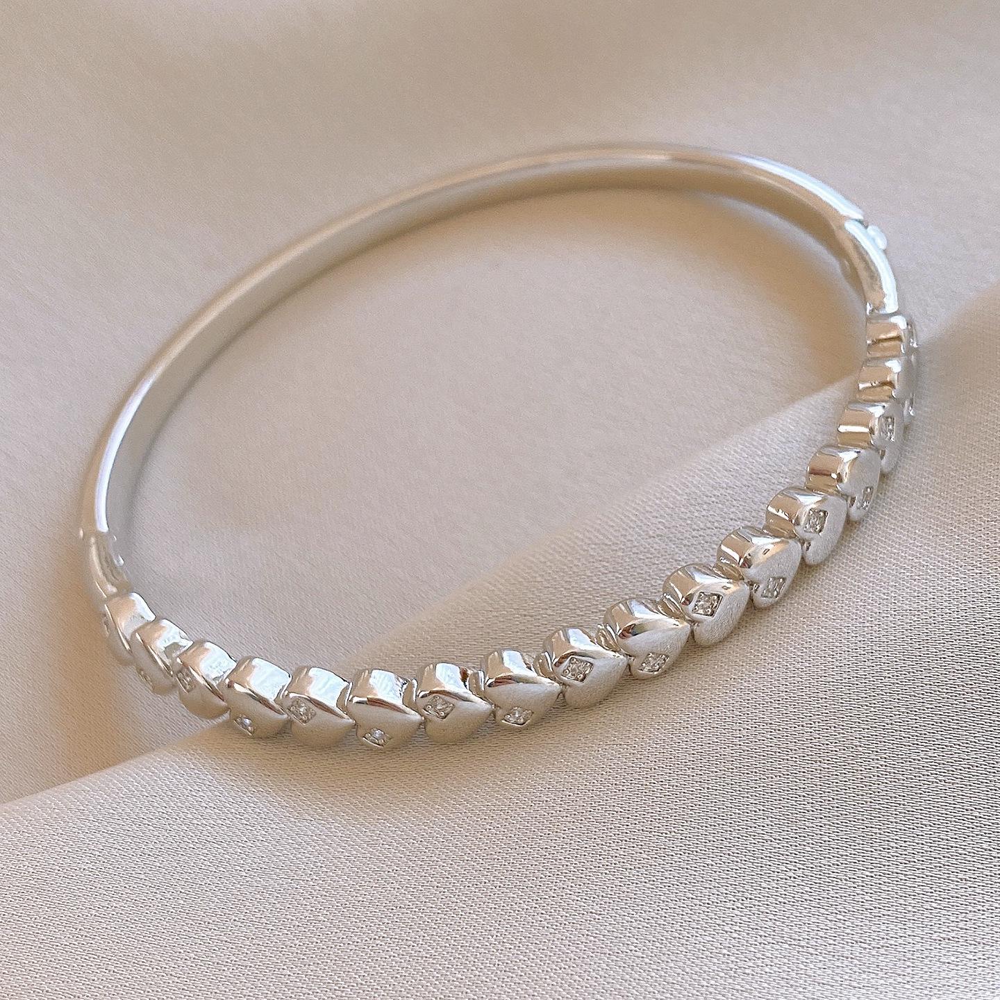 

18K Gold-Plated Zircon Heart Bracelet - Elegant, Versatile, and Luxurious Women s Jewelry