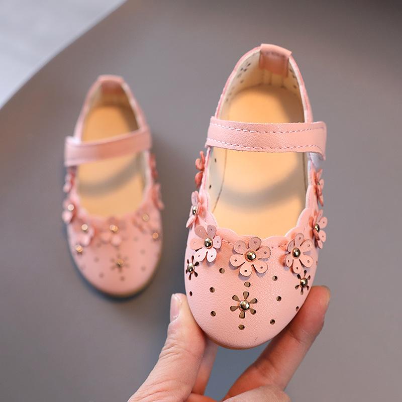 New Sandal Summer Fashion Simple Girl Shoes Non Slip Comfort Flat Kids Sandals Exquisite Elegant Lightweight Retro Princess Shoe