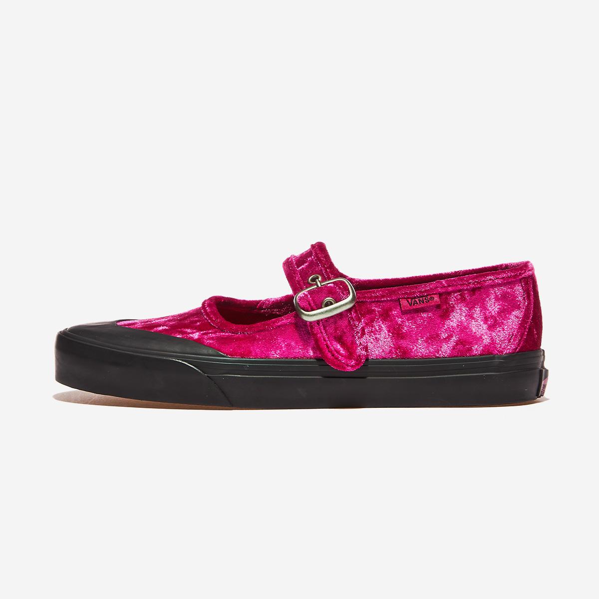 

[Vans] Mary Jane - Velvet Touch Cherry Jubilee, VN000CRRC9L, 1020110435, Popular Korean Shoes 220