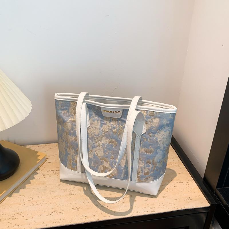 

Вышивка большая вместимость сумка для поездок на работу женская новая трендовая нишевая сумка-тоут универсальная на плечо подмышку синий