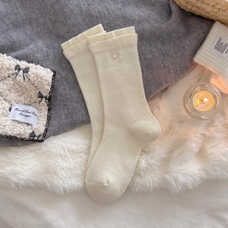 

Cashmere Socks Korean Double Luo Lip Contrasting Mid-Leg Socks Pearl Bow Embroidery Stack Socks One size fits all молоко, білий колір