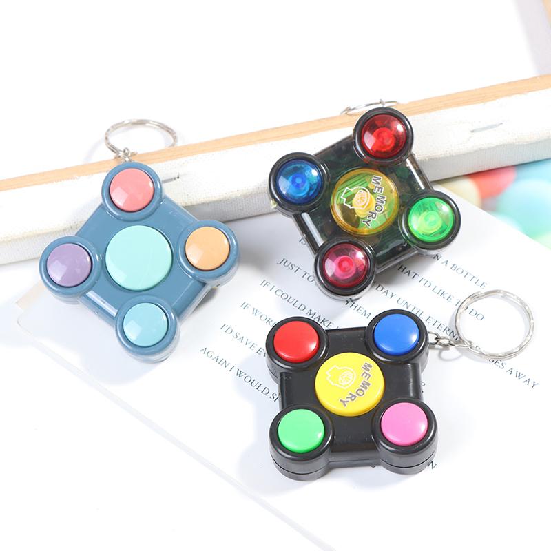 1PC Giocattolo Antistress per Adulti Bambini Portatile Colorato a Forma di Gamepad Labirinto di Memoria Cubo Gadget Portachiavi Gioco Educativo di Svolta