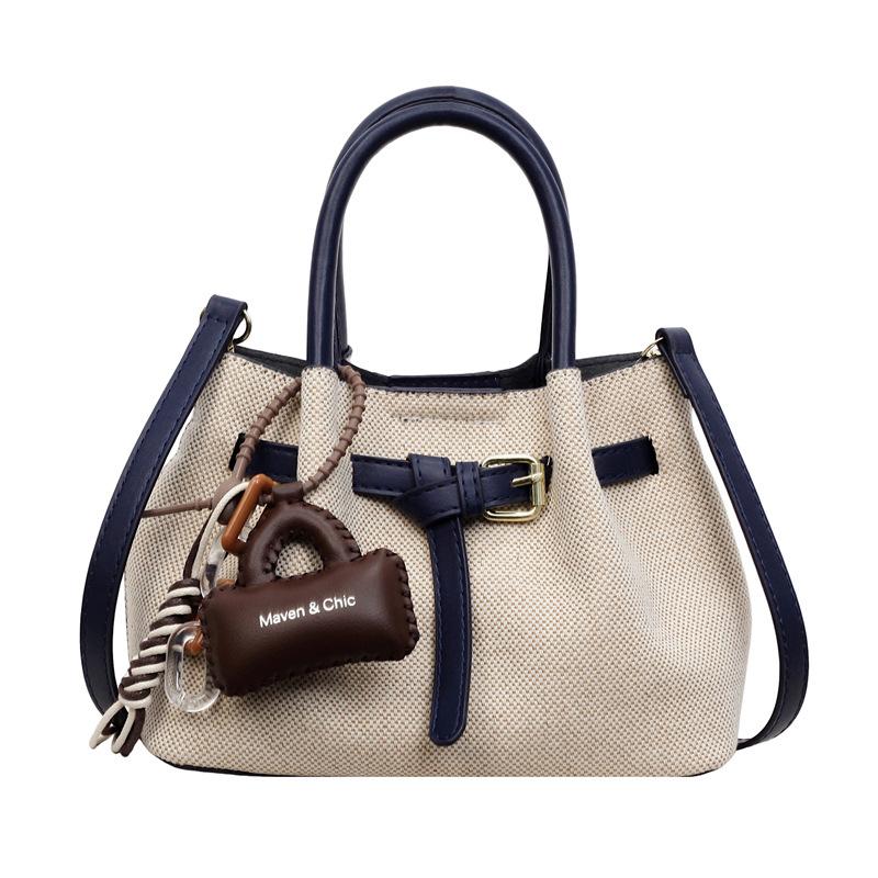 Leisure Single-shoulder Bag with High-end Texture, Retro Hand-held Feel, Fashionable Cloud-shaped Bag