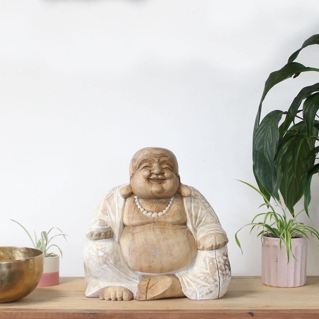 Statuetă Buddha Fericit Sculptată Manual Lemn Albit 30cm