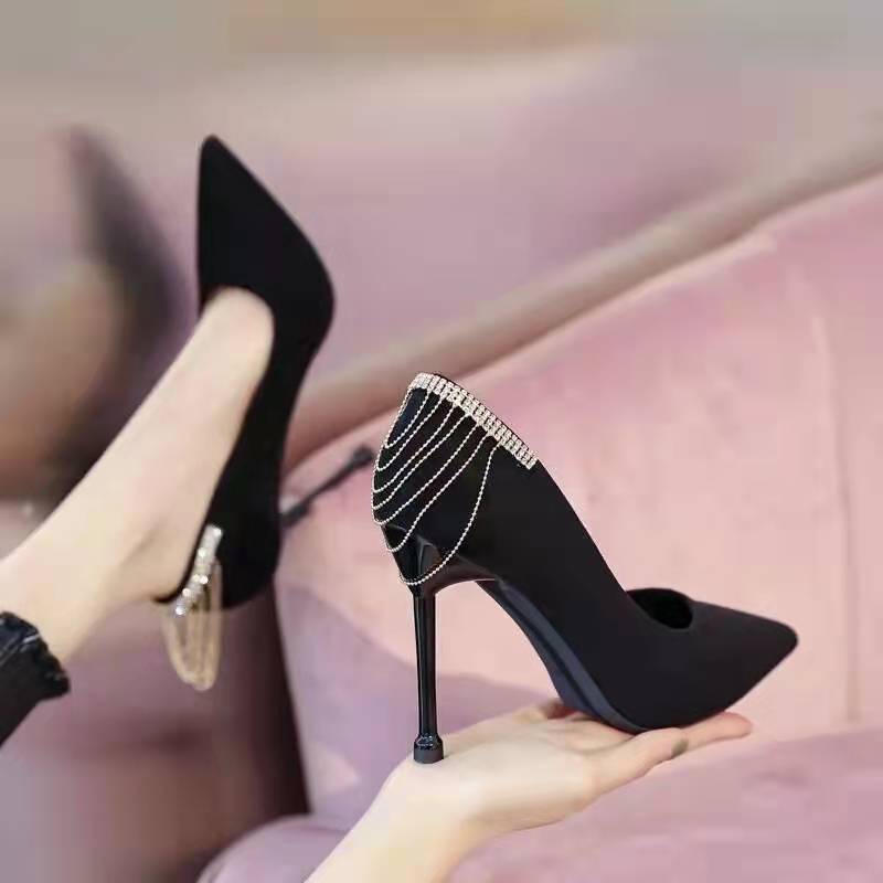 Evening dress high heels women's 2025 autumn new temperament Muse fan fine heel design sense niche black French single shoes
