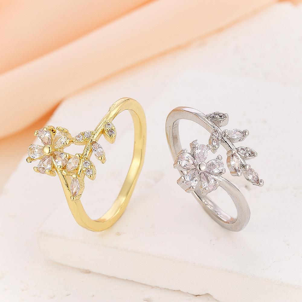 Personalized Temperament Flower Leaf Ring for Women, Retro and Fashionable Butterfly Opening Rings