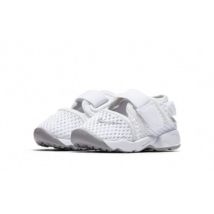 white nike rift infant