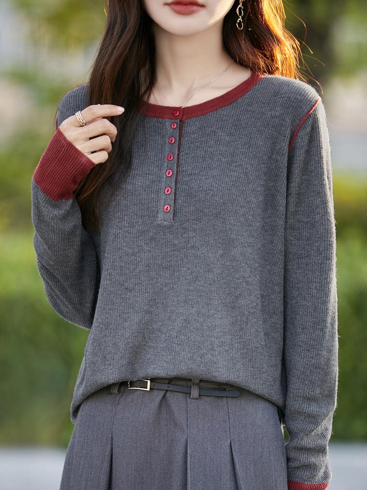 Stylish Women's Color Block Knit Sweater - Round Neck, Long Sleeve, Age-Reducing, Casual Top