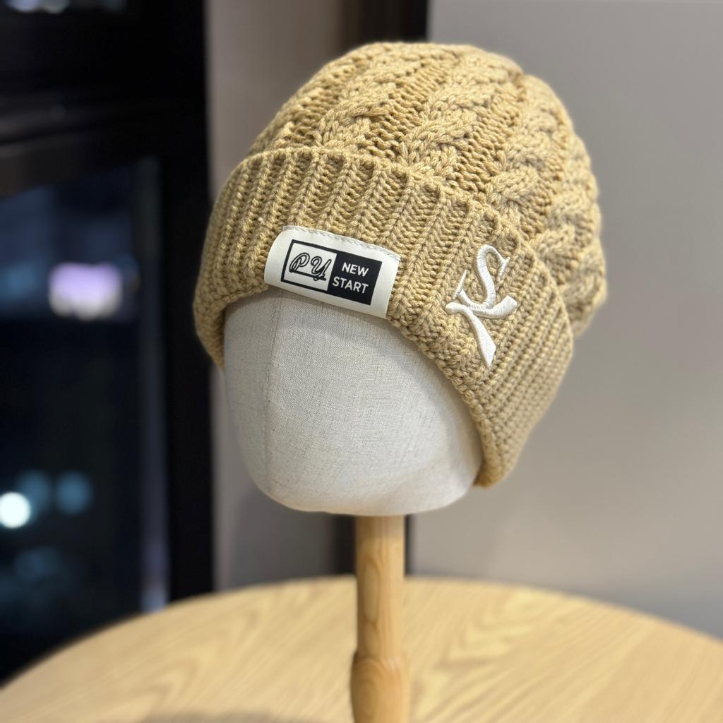 New Style Woolen Hat for Women in Autumn and Winter Versatile Lettering Twist Rhombus Pattern Plus Velvet Knitted Hat Street Outing Warm Cover