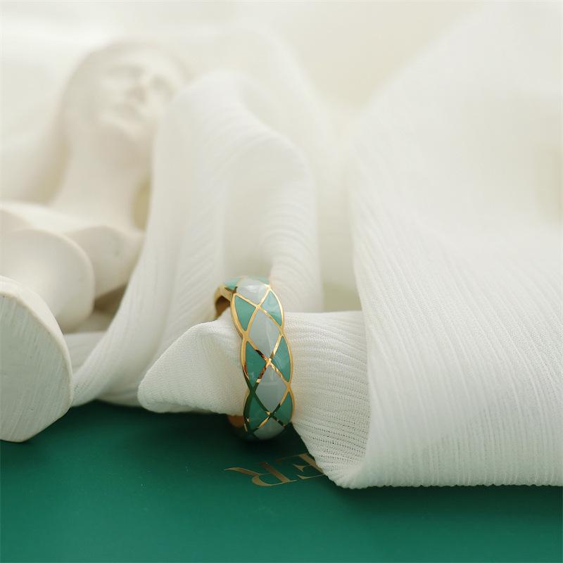 Lace Pattern Gold-Plated Titanium Steel Ring - Retro Style Fashion Jewelry for Women