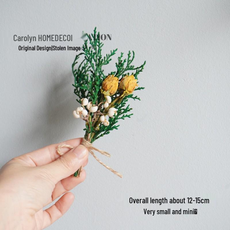 Mini Bouquet of Mixed Natural Dried Flowers: Preserved Gift Box for DIY and Decorations