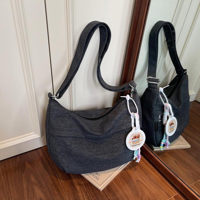 Casual Niche Messenger Bag Summer 2025 New Fashion Simple Shoulder Bag Practical and Lightweight Women's Dumpling Bag