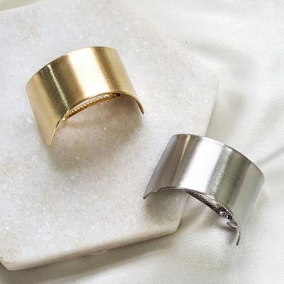 BESTY Chic Metal Tunnel Hairpin