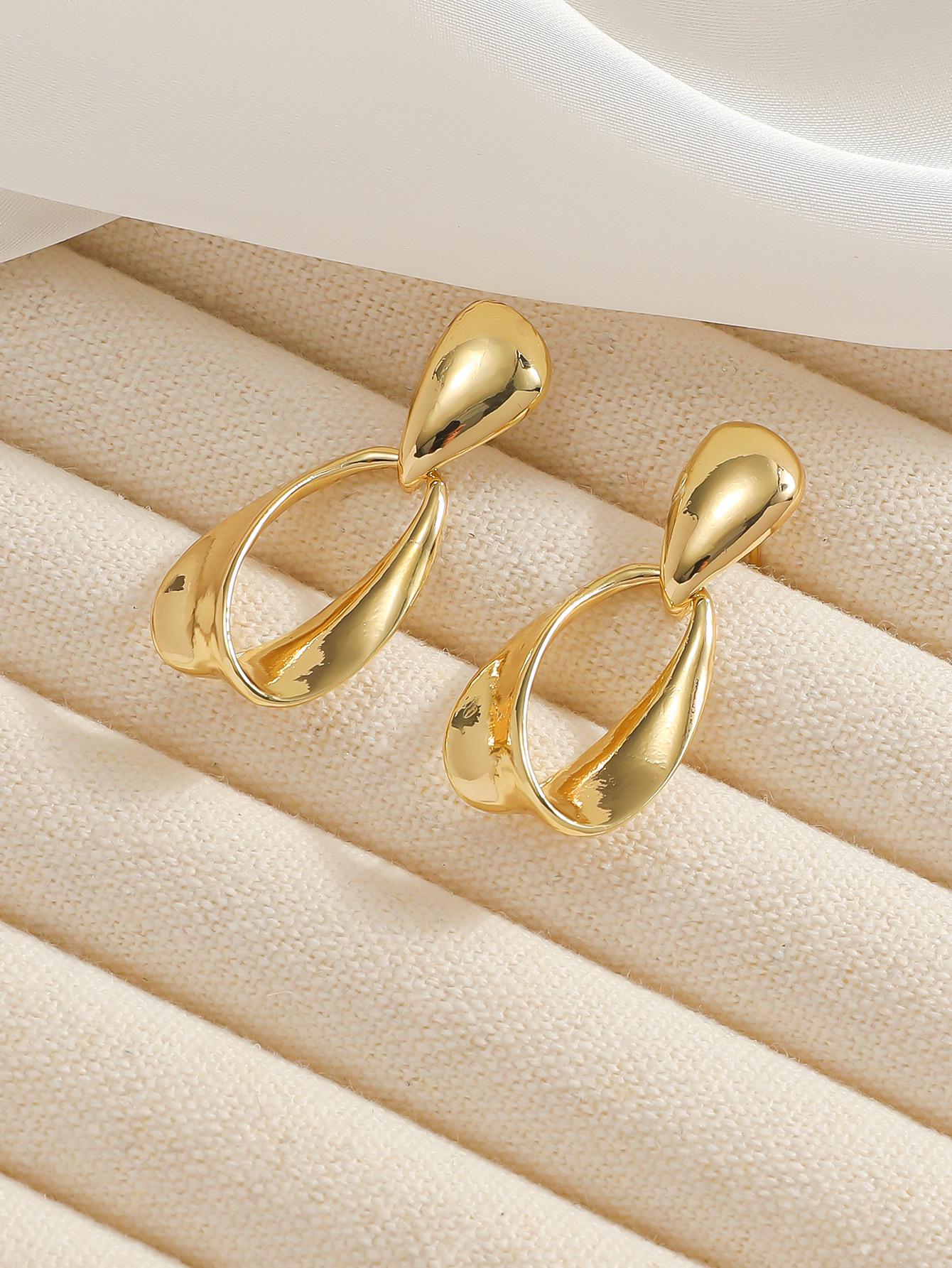 Eco-Friendly Minimalist Teardrop Ear Clips