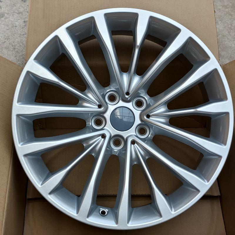 Compatible with BMW 5 Series 525li, 535, 520, 530, and 528 wheels; available in 17", 18", and 19" aluminum alloy rims and tires.