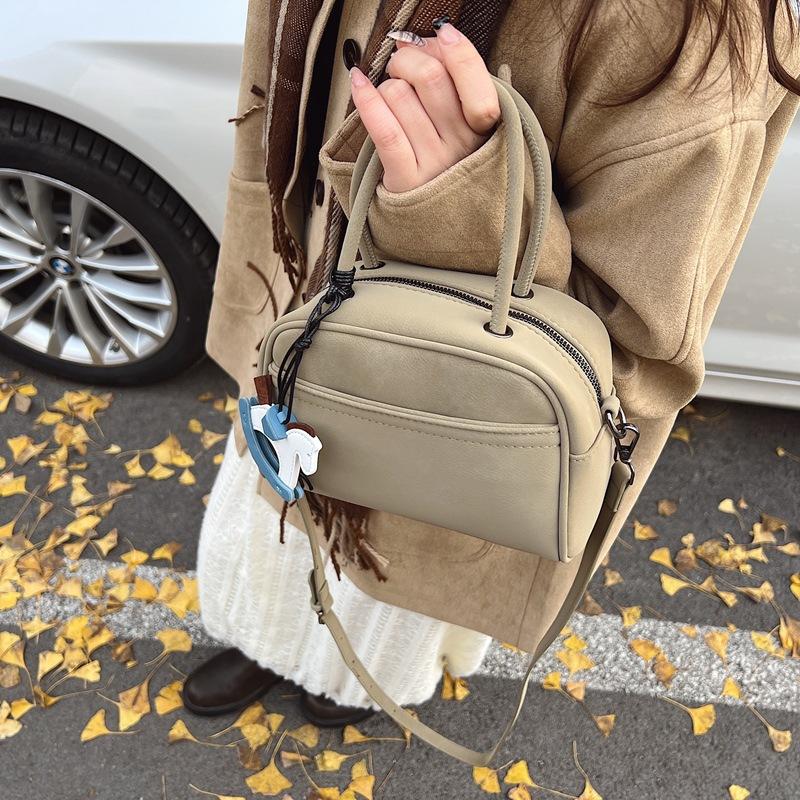 Premium Niche Bag Women's Spring and Summer Retro New Versatile Casual Messenger Bag Portable Pillow Bag