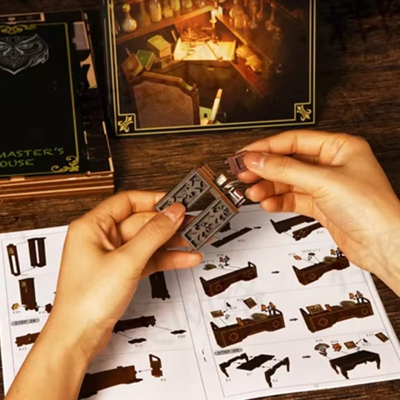 Book Nook Miniature House - Magic Academy*